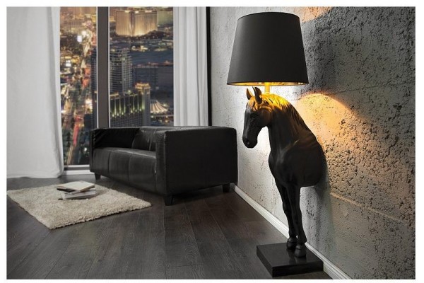 Stojací lampa Černý Kůň